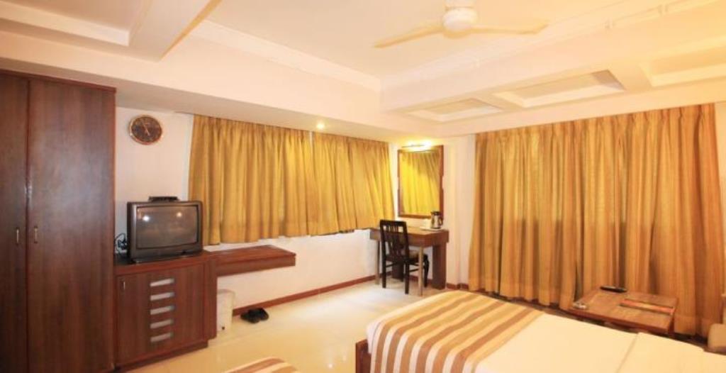 Hotel Eden Ahmedabad Quarto foto
